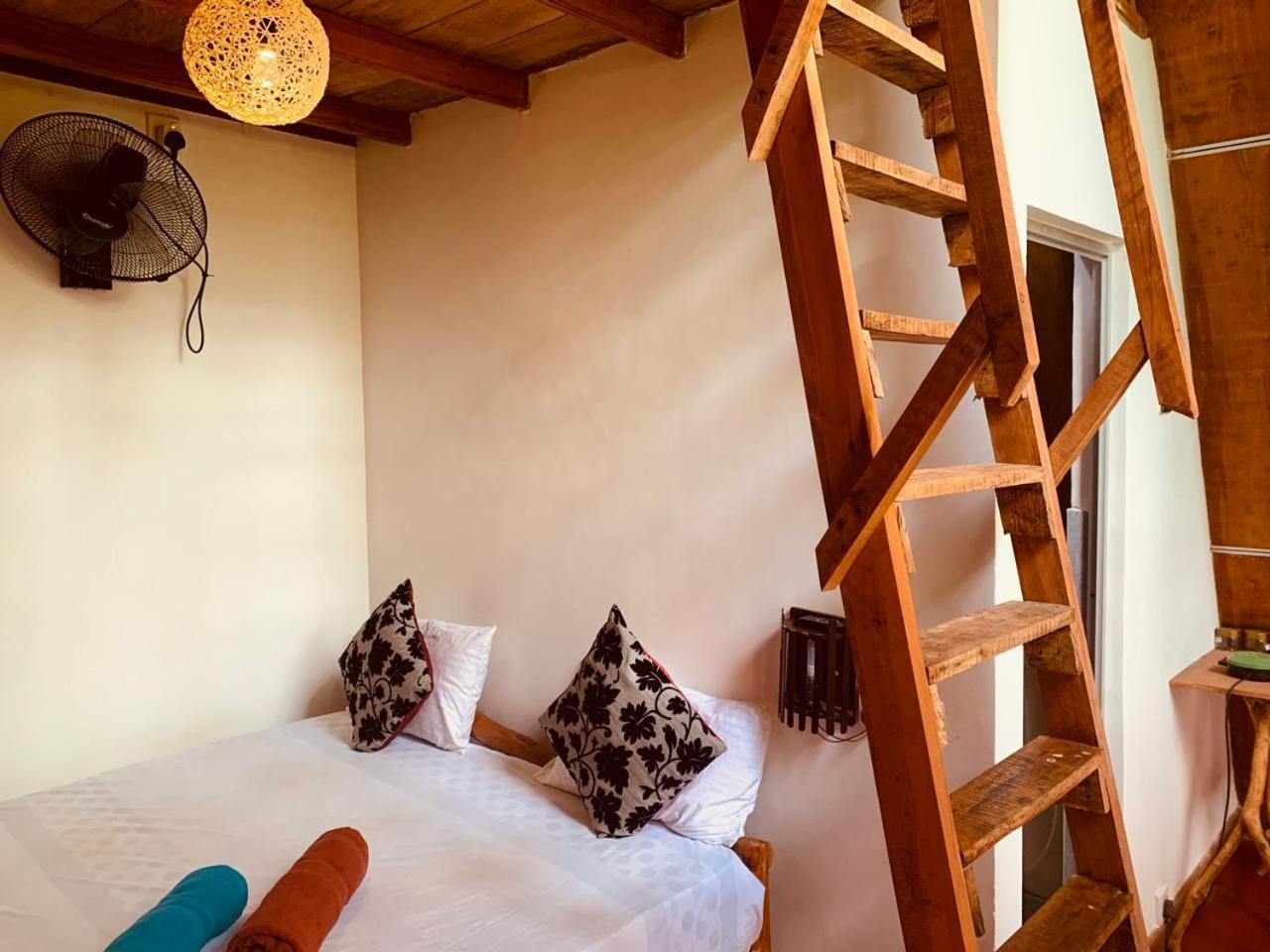 Angry Birds Tree House Apartamento Habarana Exterior foto